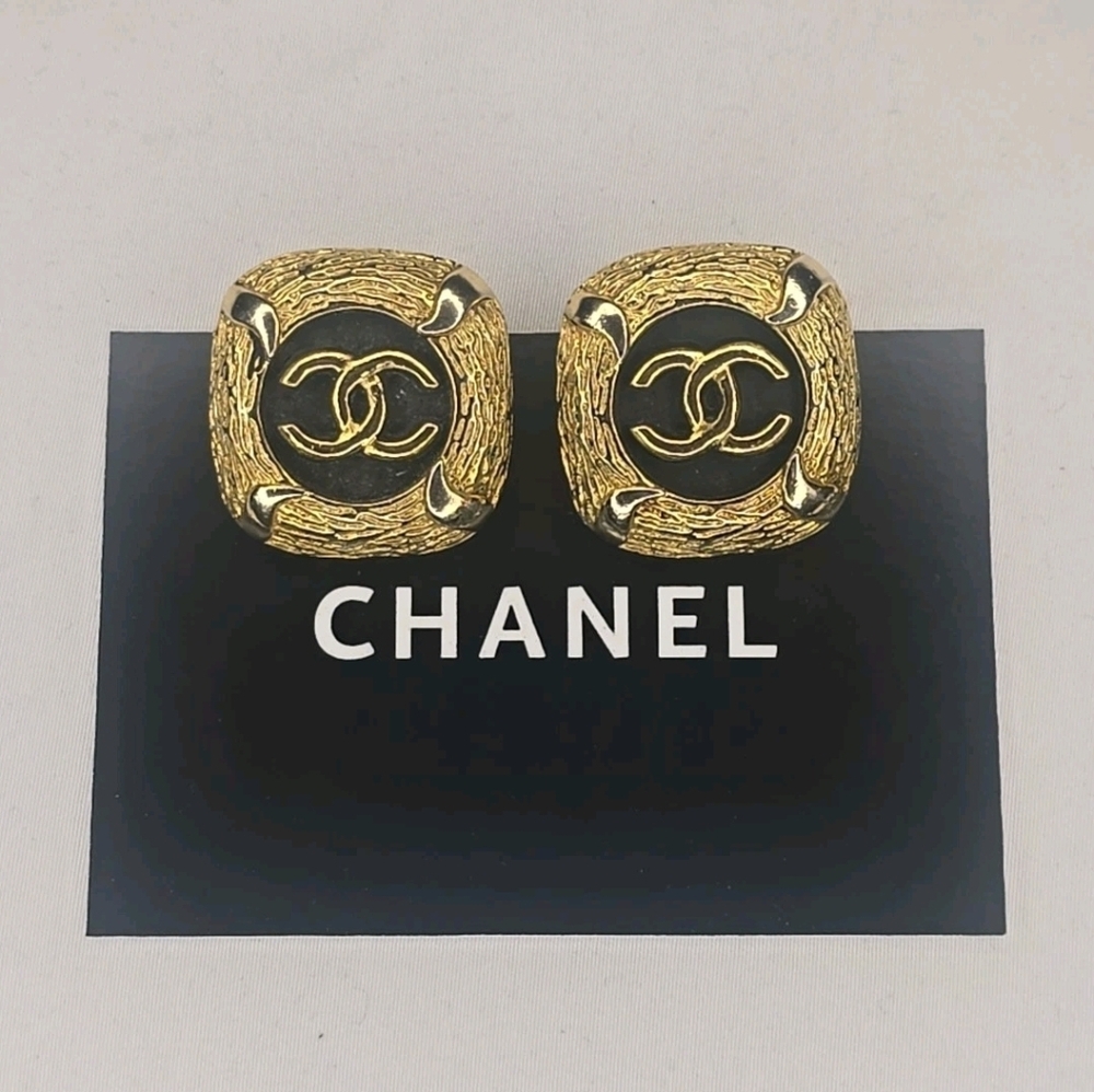 CHANEL Vintage CC design Clip-On Earrings Black Square Framed Gold/SP France